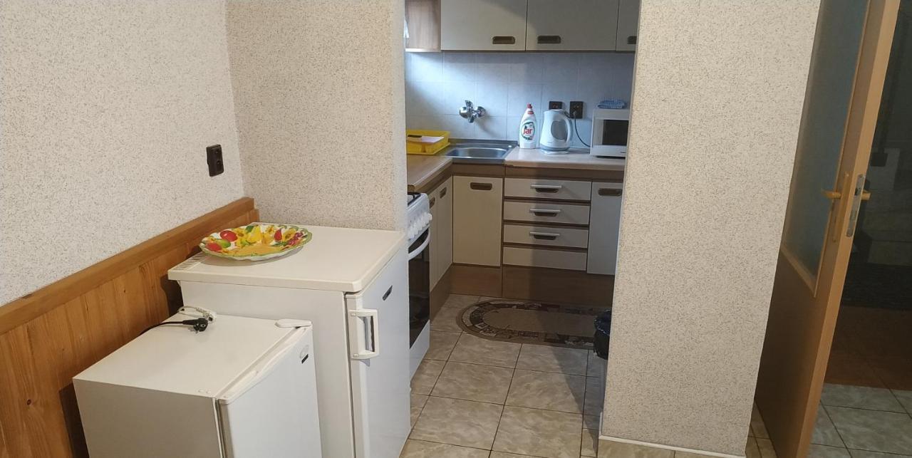 הוילה Dovolenkovy Dom זוברץ מראה חיצוני תמונה